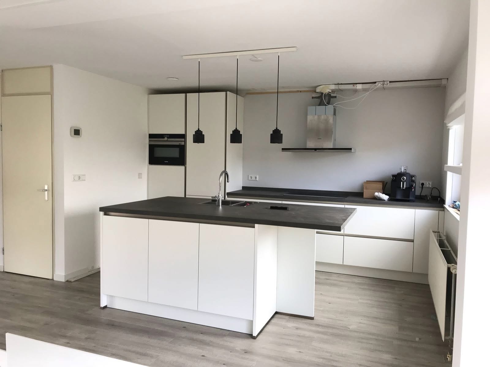 Keukenmontage met eiland — Na