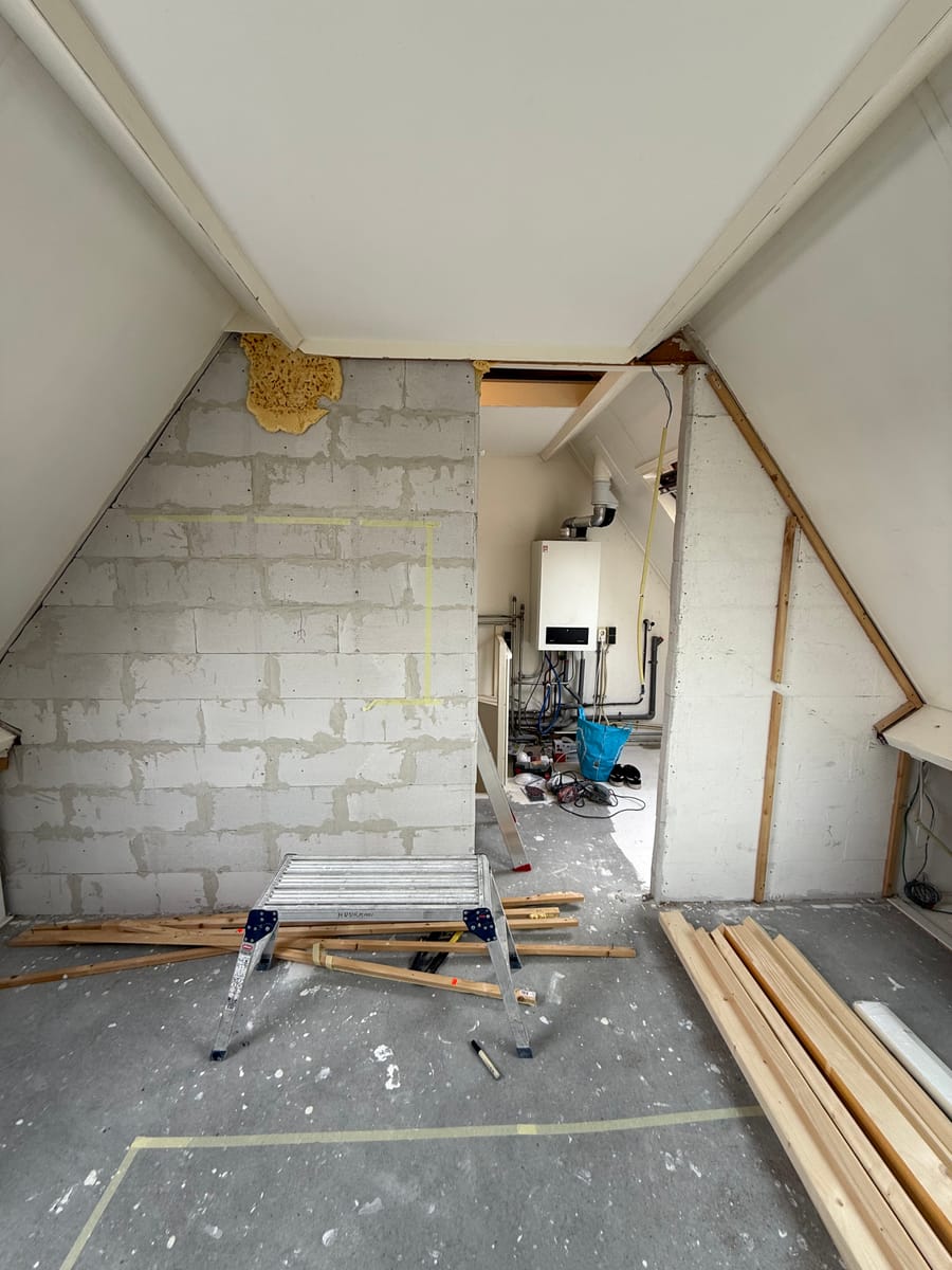 Voorzetwand slaapkamer met nis — Voor