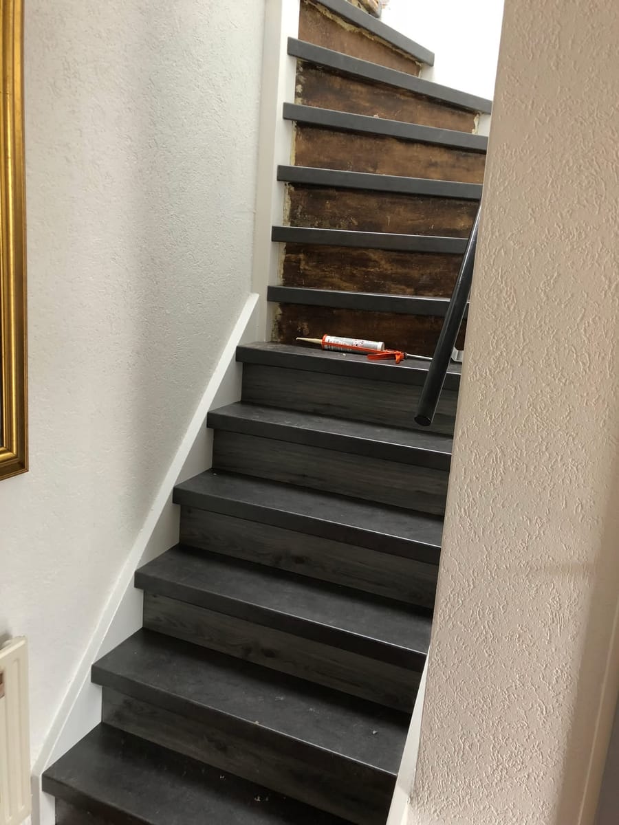 Traprenovatie zwart — Na